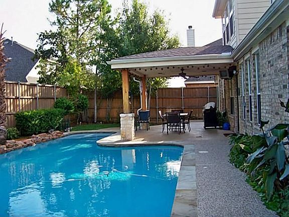 3rd image of 1203 Sheffield Dr