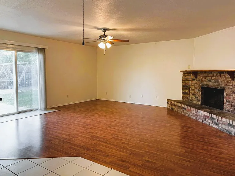 5664 Perrin St — Photo 3