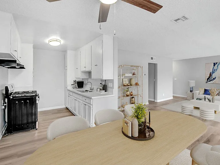 Gables East — Photo 28