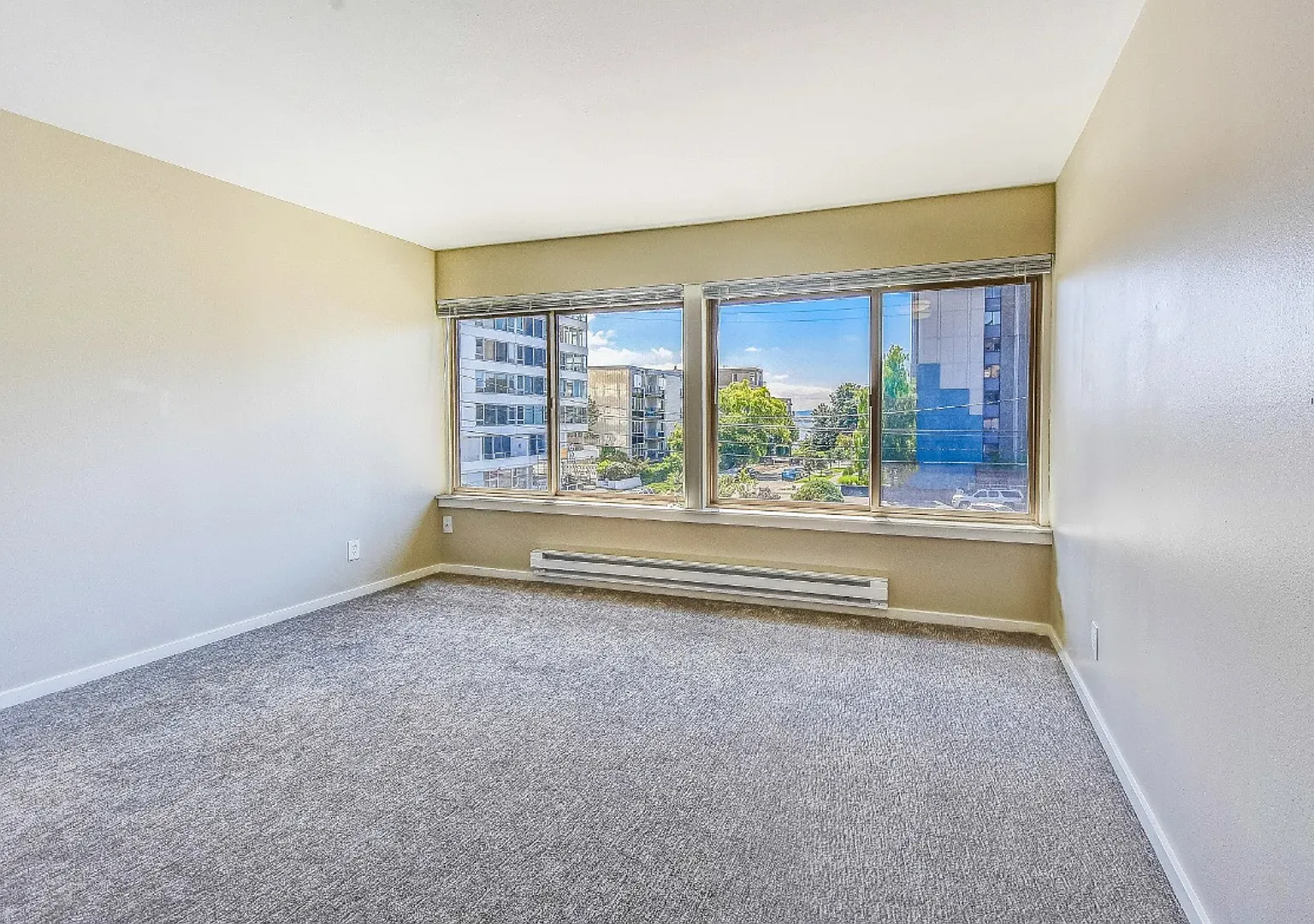 Mercer Crest Apartments — Photo 1