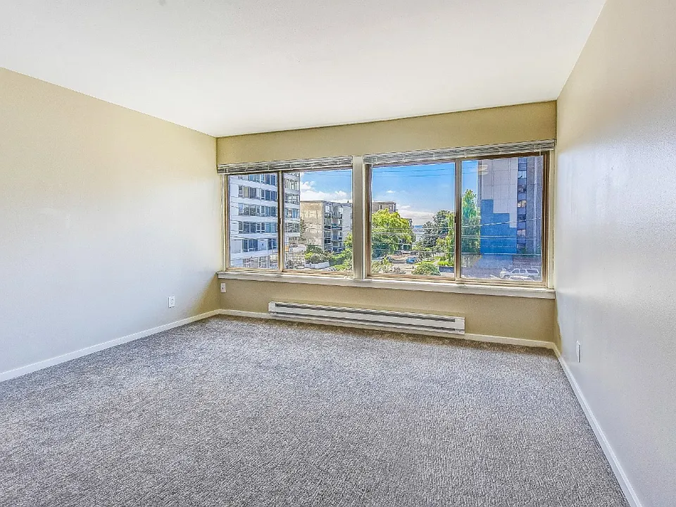 Mercer Crest Apartments