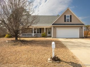 2712 Daniel Boone Ln, Hope Mills, NC 28348