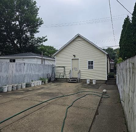 2nd image of 3341 S Hamilton Ave