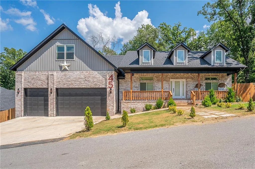 4 bed, 3632 sqft, $3,950 — Photo 3