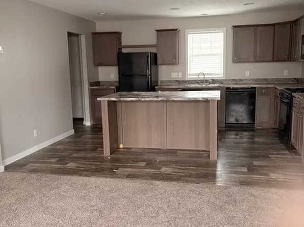 27695 Tracy Rd #463, Walbridge, OH 43465