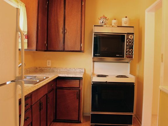 4th image of 1634 Virginia Pl
