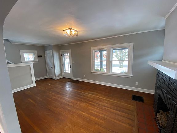 5th image of 209 Cushing Ave