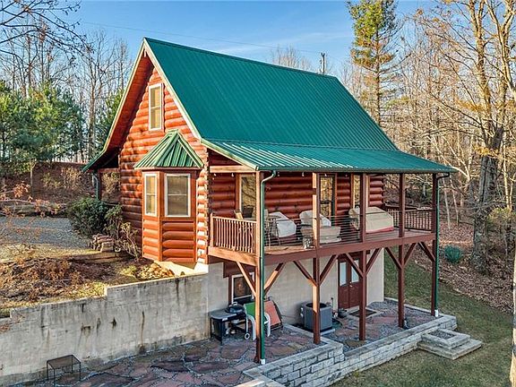 2nd image of 1986 Ridge Run Rd