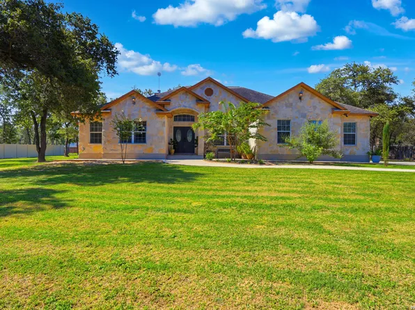 228 county road 6864, Natalia, TX 78059