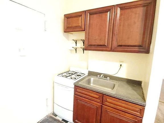 5th image of 932 Carroll St #1EE
