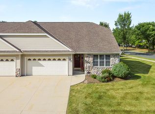 1984 Comanche Ct, Grafton, WI 53024