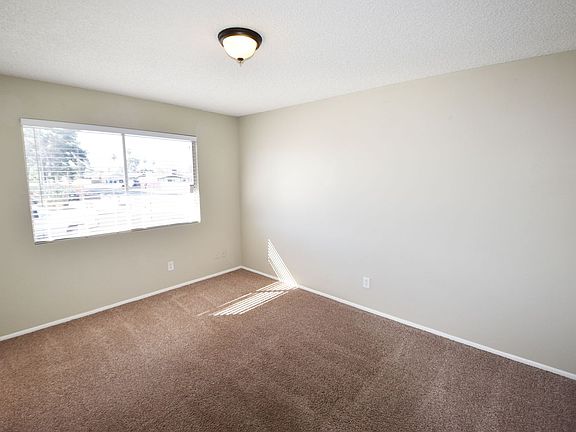 5th image of 4640 W Paradise Dr