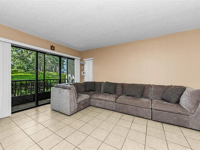 2575 Pine Ridge Way S #E1 — Photo 6