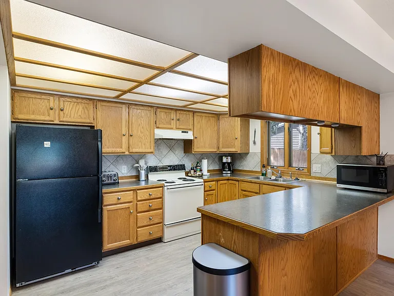 1711 W Koch St — Photo 15