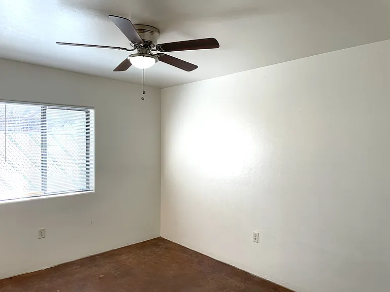 1307 W Saint Clair St #2 — Photo 23