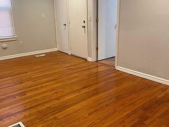 3rd image of 76 Johnston Ave Floor 1