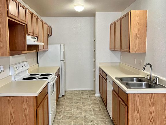 Kitchen odd of living room