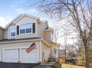 44 Rolling Hill Rd, Clinton, NJ 08809