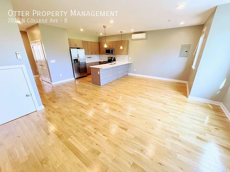 2025 N College Ave #B — Photo 8