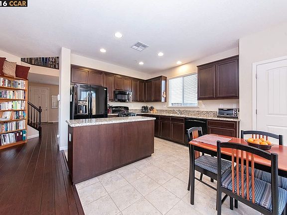 5th image of 1094 Santa Lucia Dr