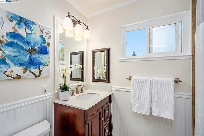 3768 Eastwood Way — Photo 2