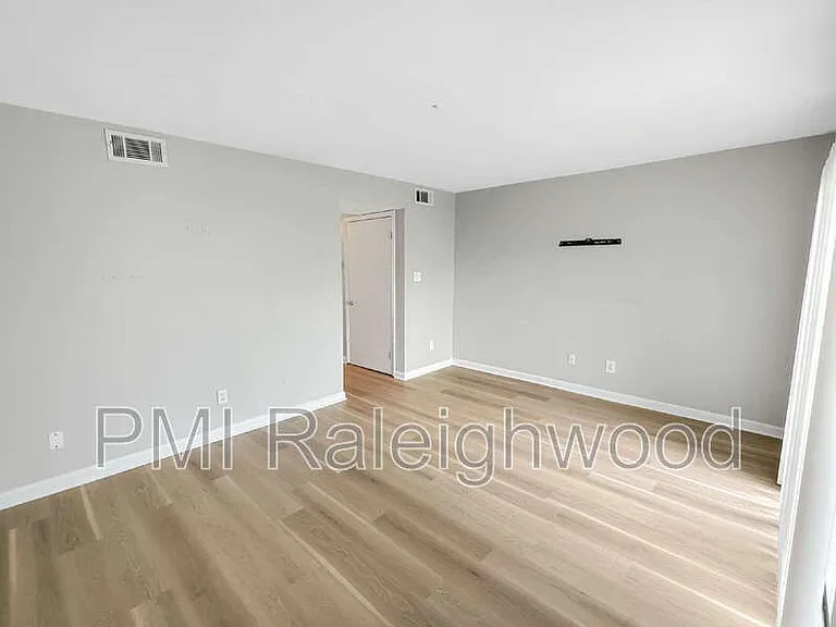 1275 Teakwood Pl — Photo 8