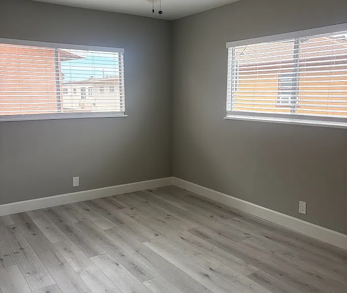 1131 W Fay Ln #6 — Photo 4