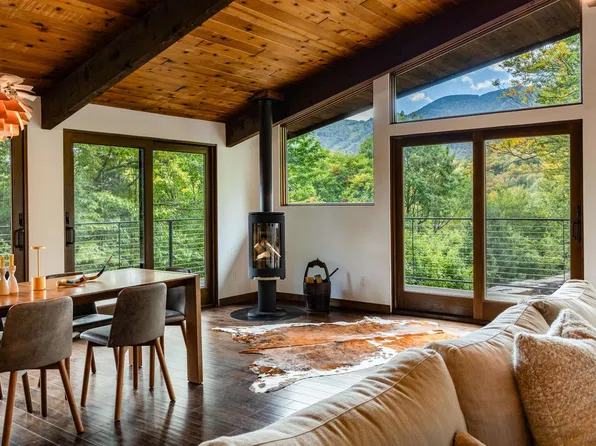 614 Upper Village Road, Warren, VT 05674