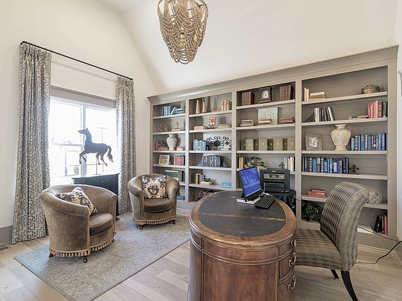 4th image of 2005 Kingsbarns Dr Lot 2