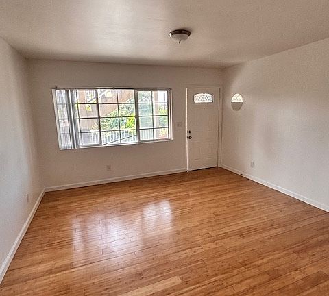 5th image of 1828 Montrose St APT 2