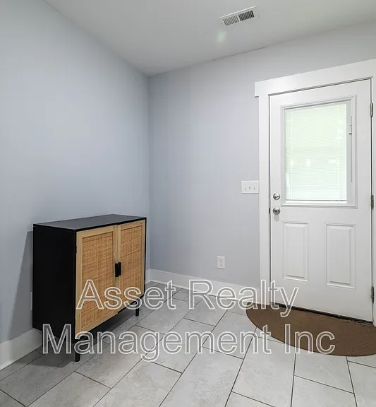 301 E Quincy Ave — Photo 13