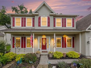 128 Jonquil Ln, Rochester, NY 14612