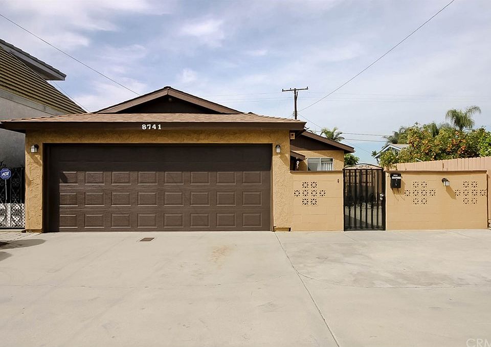 1st image of 8741 Valley View St