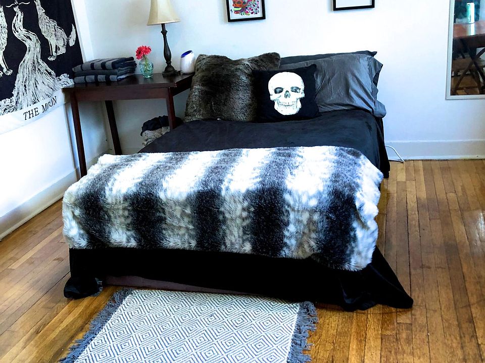 2nd image of 54 Charlesgate E #190