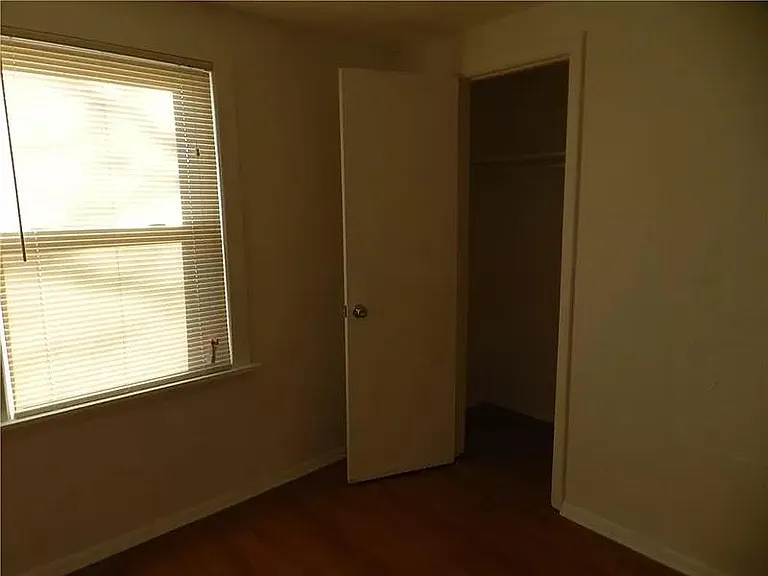 2309 SW 48th St — Photo 10