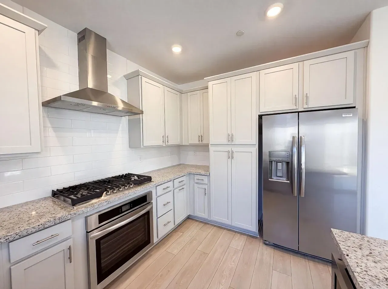 4 bed, 2024 sqft, $3,200 — Photo 3