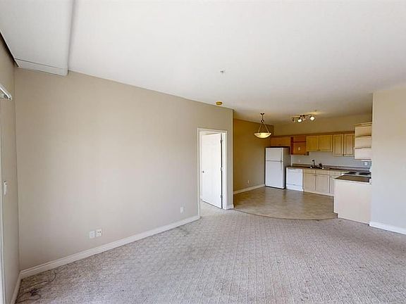 4th image of 9914 101st Ave #207