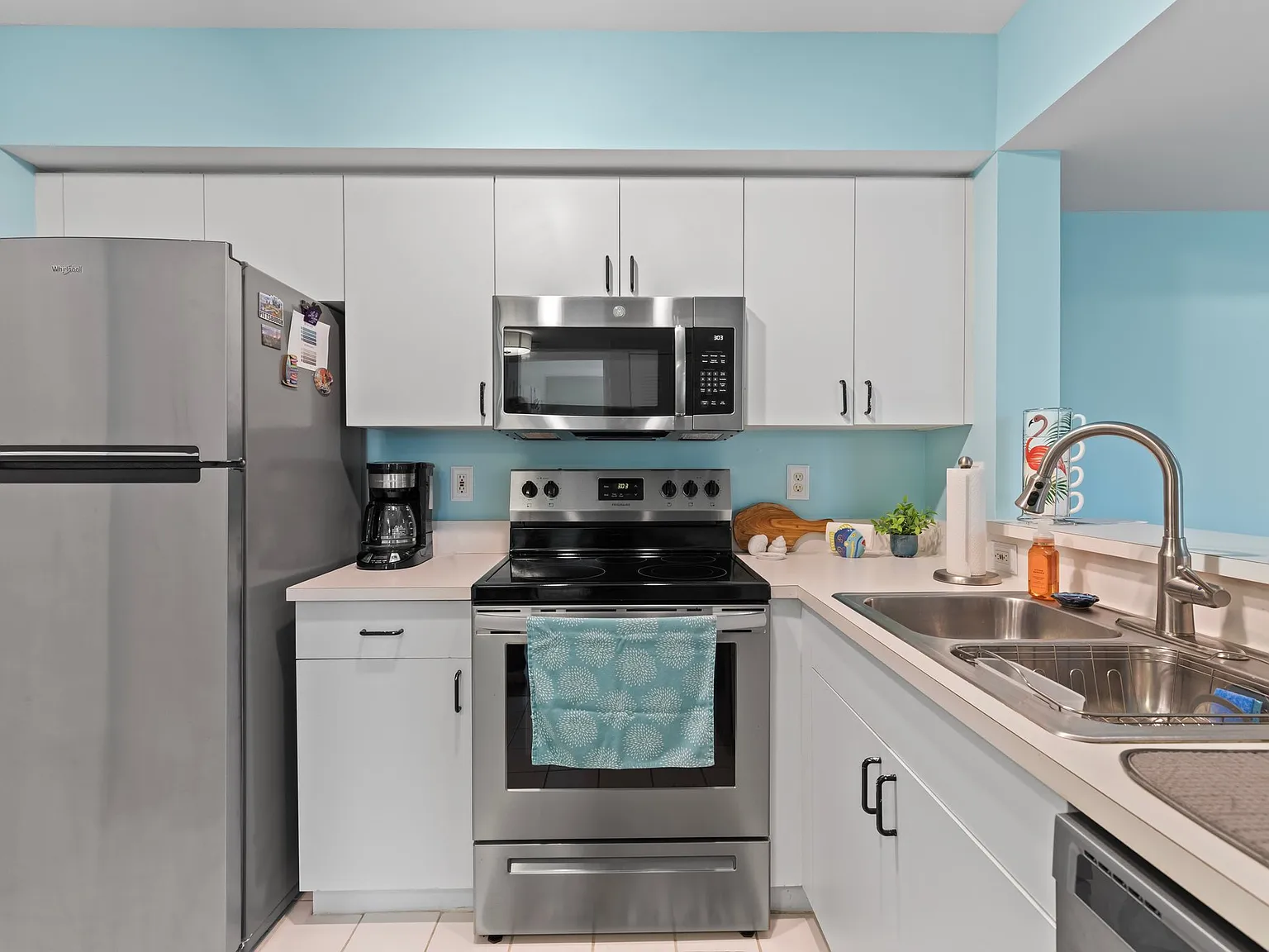 2 bed, 1127 sqft, $2,200 — Photo 4