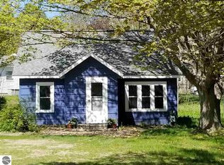 807 Baldwin Rd, Frankfort, MI 49635