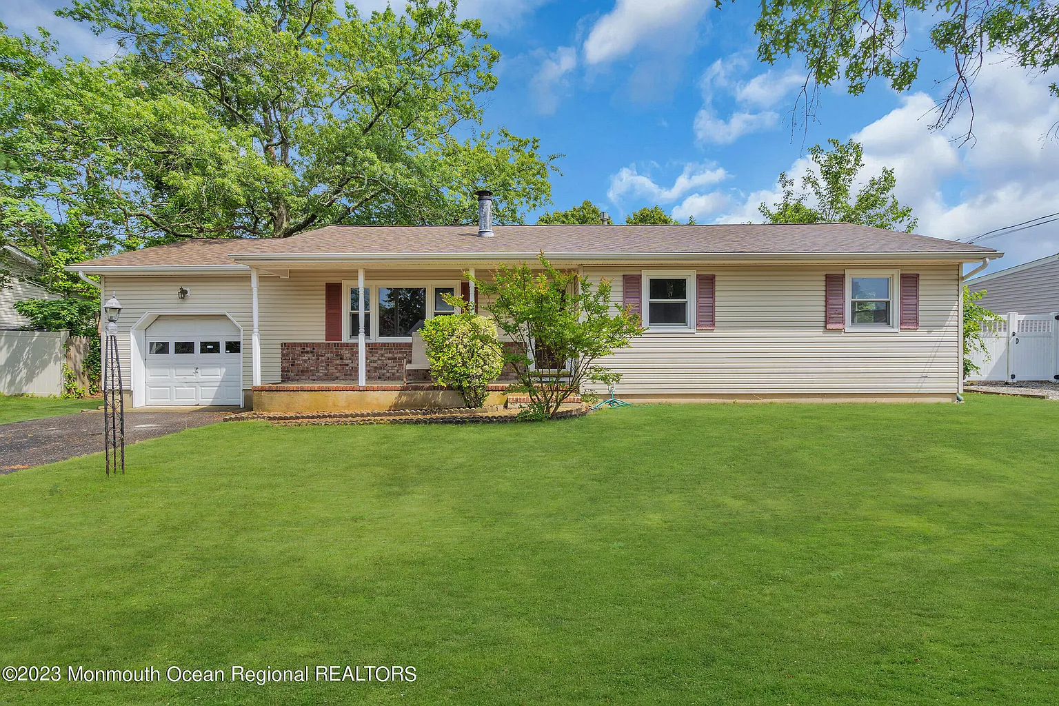 1041 Seaman Avenue photo 1