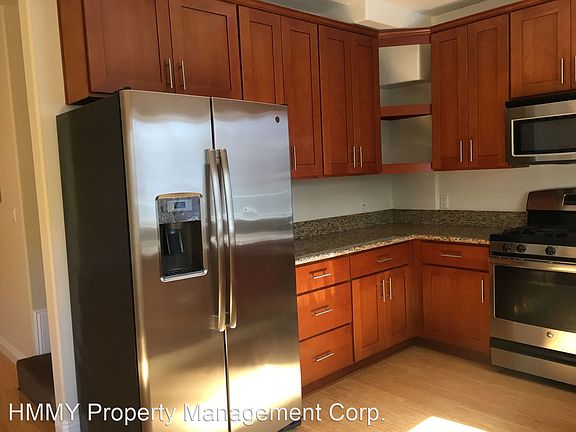 2nd image of 1220 N Sycamore Ave APT 1