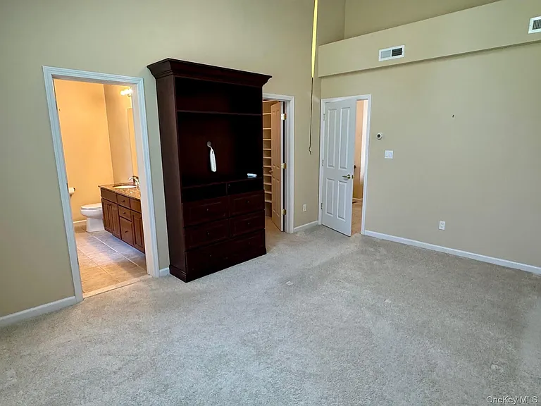 8 Green Ct — Photo 24