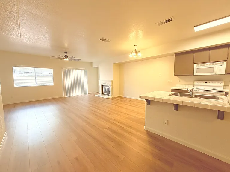 1271 W Spruce Ave — Photo 10
