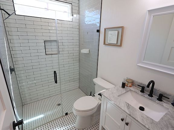 5th image of 2105 Donahue Ln #A
