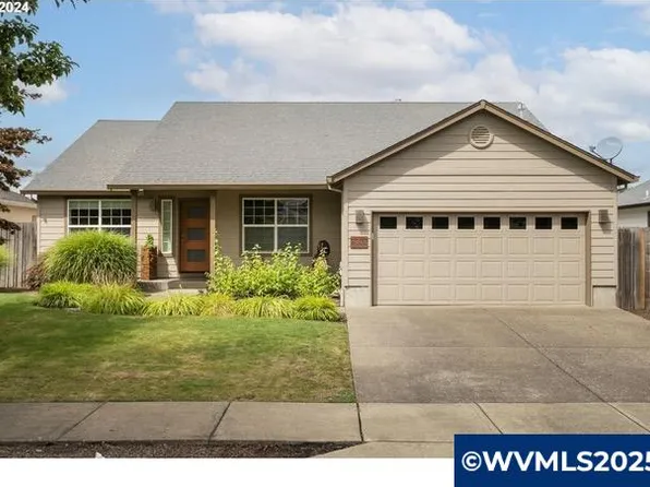 2835 Roanoke St, Woodburn, OR 97071