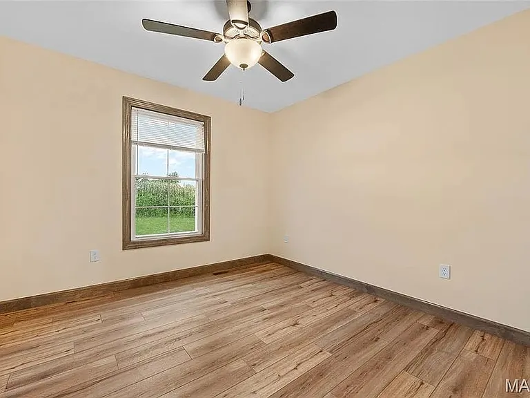 3605 Justine Dr — Photo 21