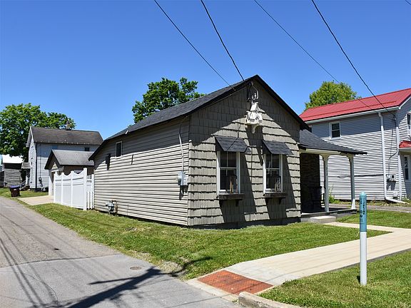 3rd image of 313 N 1st St
