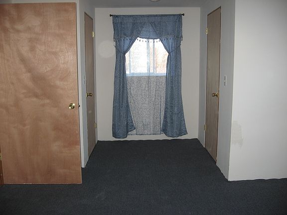 two closets in upstairs bed