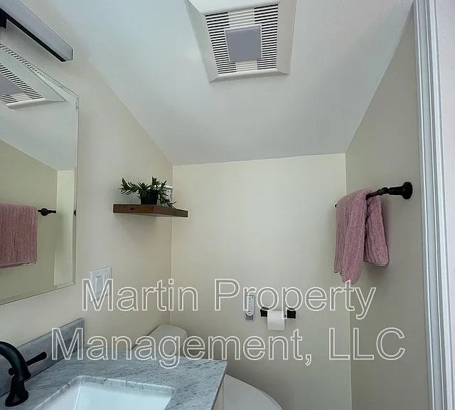 34 Vine St #1 — Photo 12