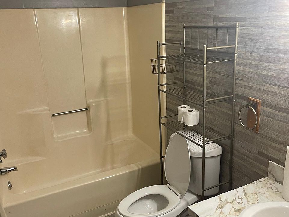 2nd image of 23 Preston Ter Unit 4
